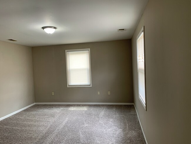 Building Photo - 6913 Gilbert Ave