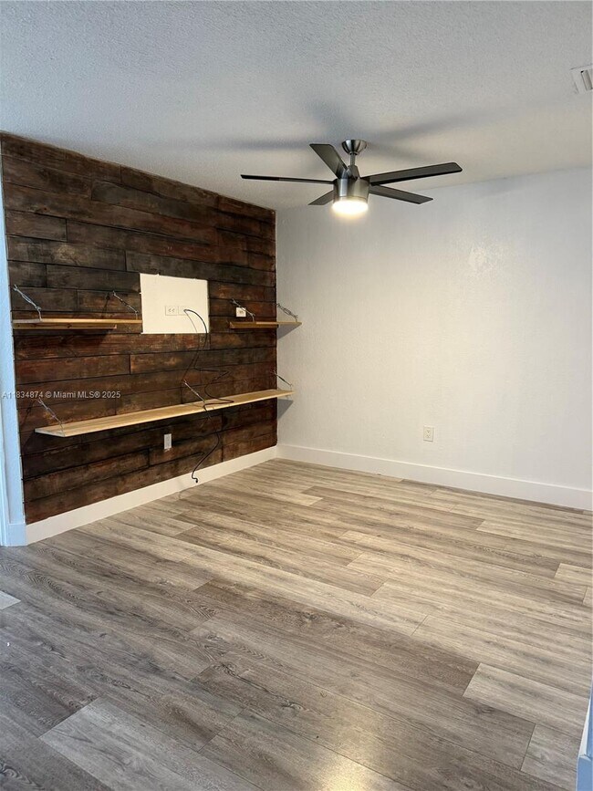 Foto del edificio - 8992 NW 53rd St