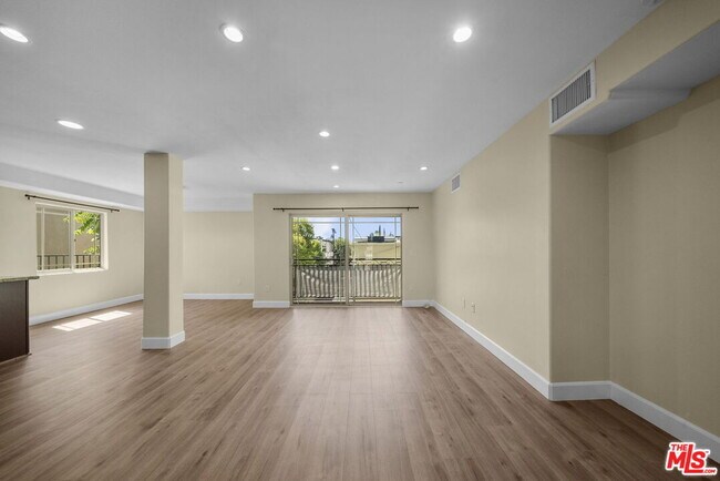 Foto del edificio - 5315 Bellingham Ave