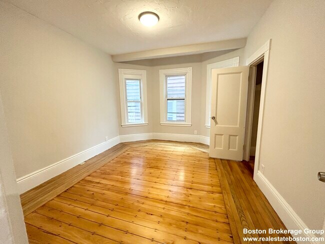 Foto del edificio - 12 Buttonwood St