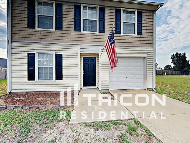 Primary Photo - 208 E Waverly Pl Ct