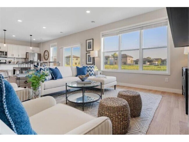 Foto del edificio - 4161 Heritage Pl NW