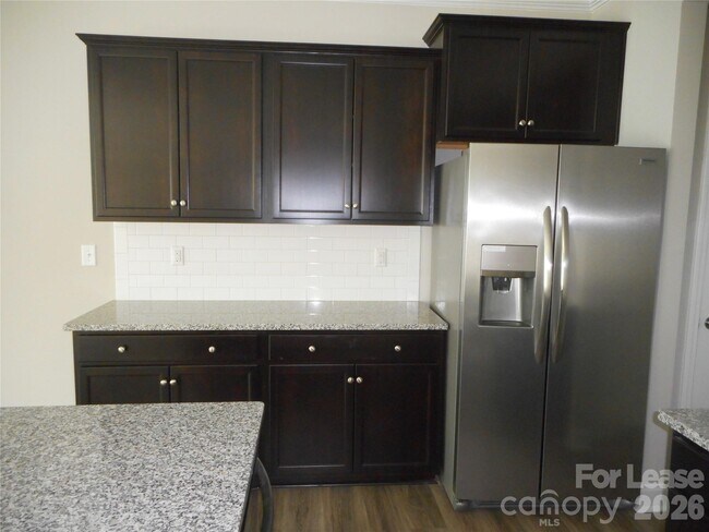 Foto del edificio - 8731 Harris Lake Ln