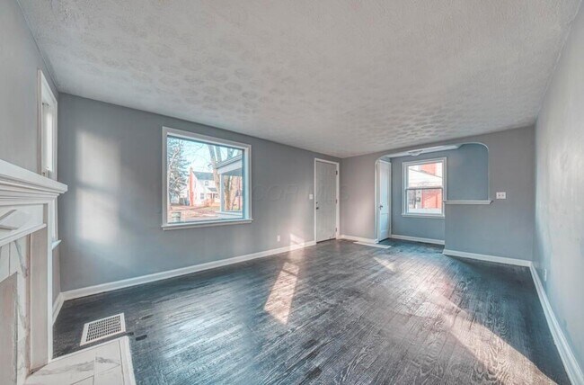 Foto del edificio - 2360 Taylor Ave