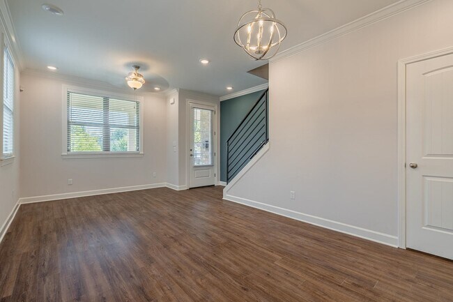 Building Photo - 100 N REMBERT St