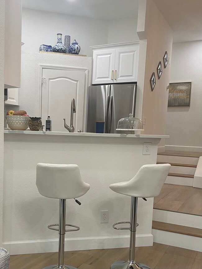 Building Photo - 705 Seagate Dr