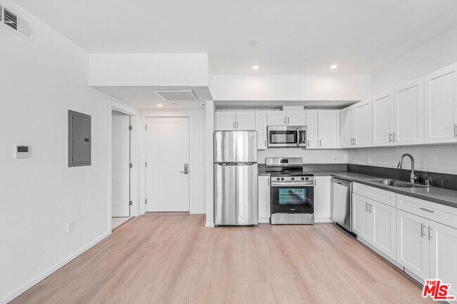 Foto del edificio - 1227 N Berendo St