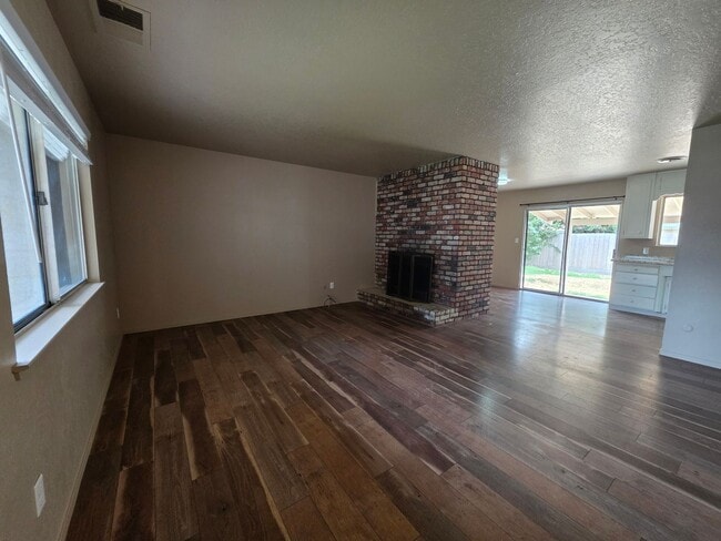 Building Photo - 240 Pedras Rd