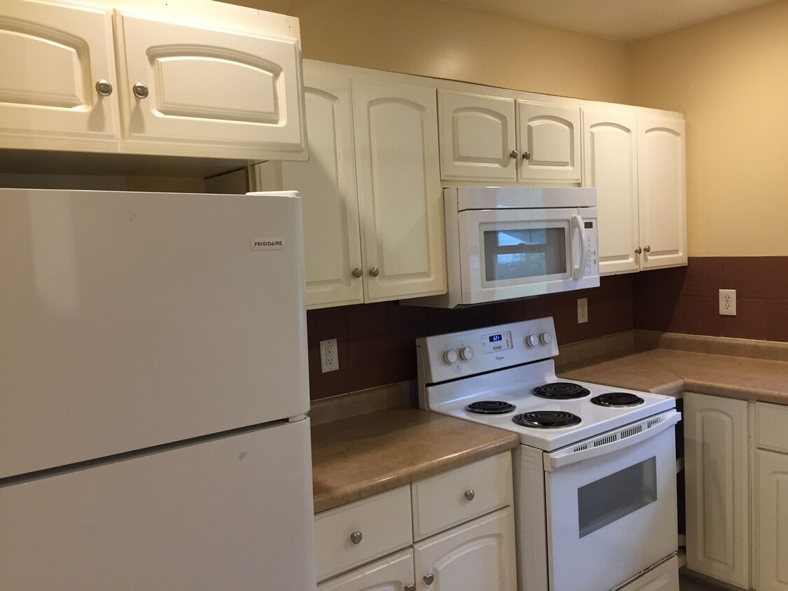 Kitchen north wall - 1330 Chestnut St