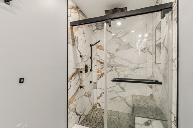 Building Photo - 5210 River Park Villas Dr