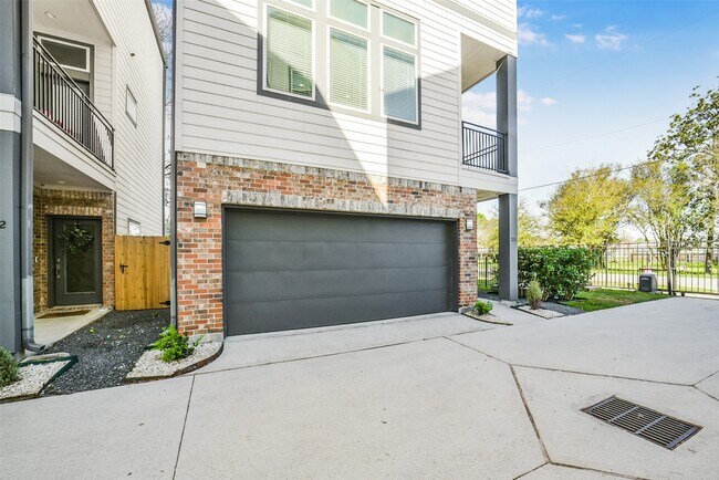 Foto del edificio - 720 W Donovan St