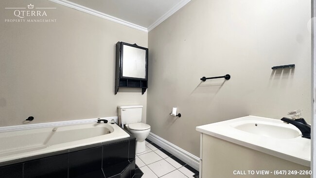 Building Photo - 418 Rectory St