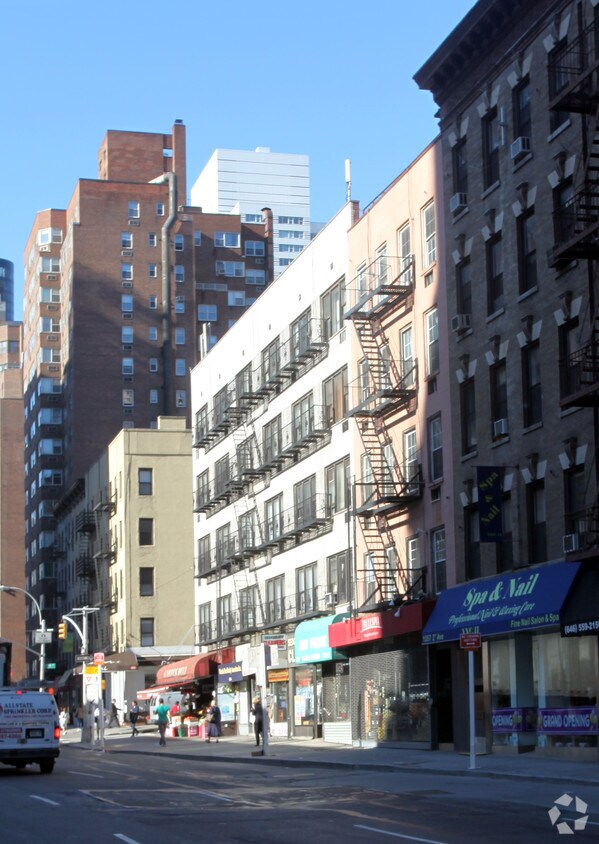 Foto del edificio - 1349-1353 2nd Ave