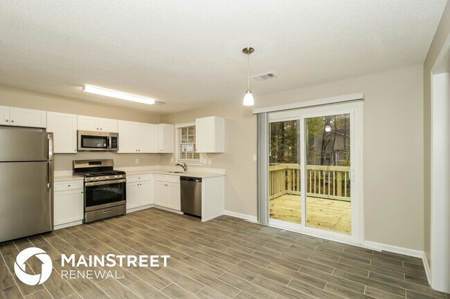Foto del edificio - 7729 St James Ct