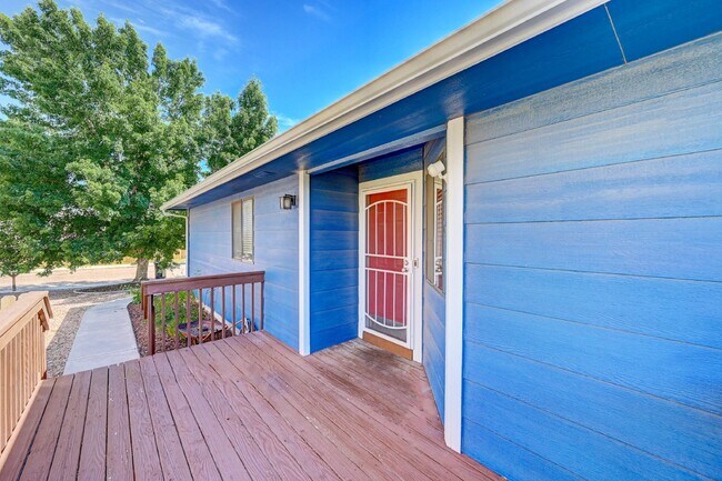 Building Photo - $2,245 - 3 Bed, 3 Bath Home with Finished ...