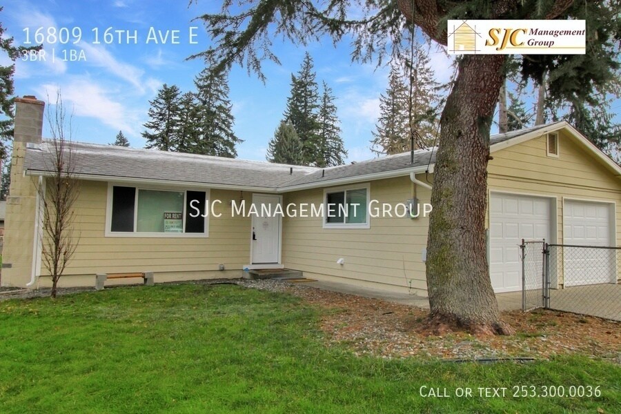 Primary Photo - Three bedroom one bath rambler for rent in...