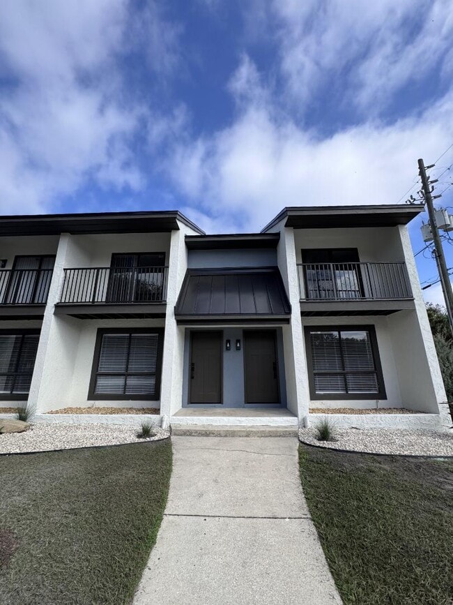 Building Photo - 1331 Cedar St