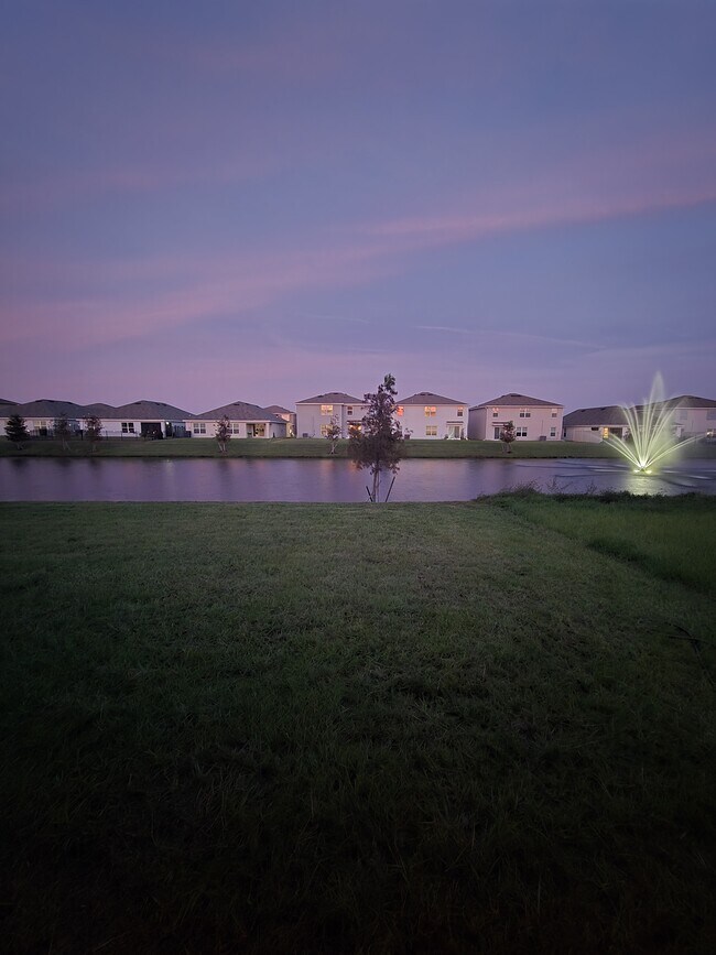 Foto del edificio - 1427 Orchardgrass Cir