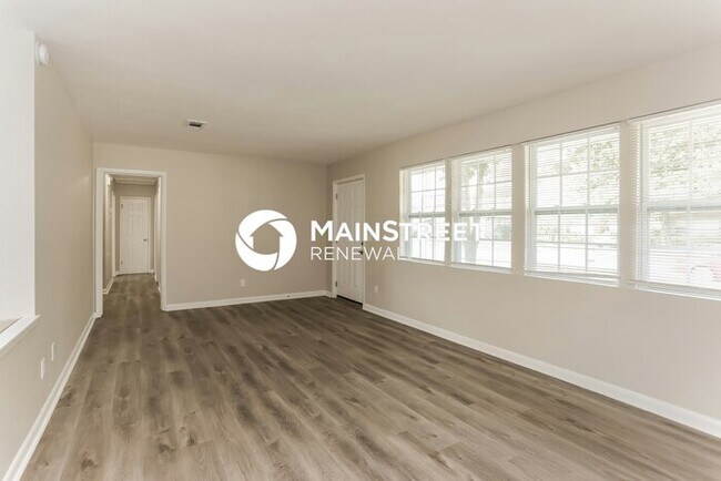Building Photo - 3 Bedroom Pet-Friendly Home in jacksonville, FL with Main Street Renewal