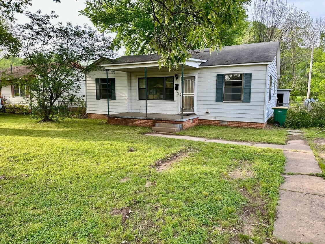 Primary Photo - 10 Spear, North Little Rock