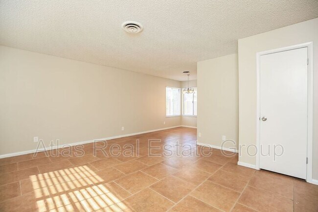 Building Photo - 2612 Sierra Madre Dr