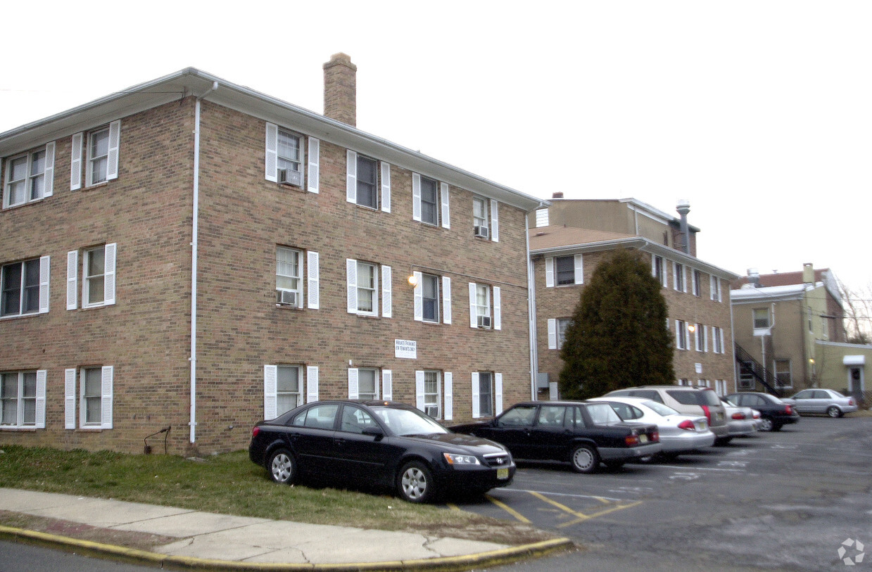 Building Photo - Bonaparte Apartments