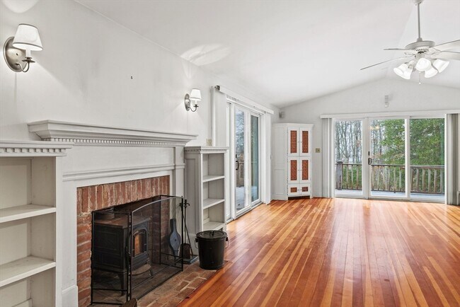 Foto del edificio - 66 Converse Rd