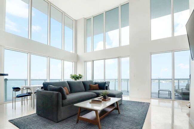 Foto del edificio - 7939 East Dr