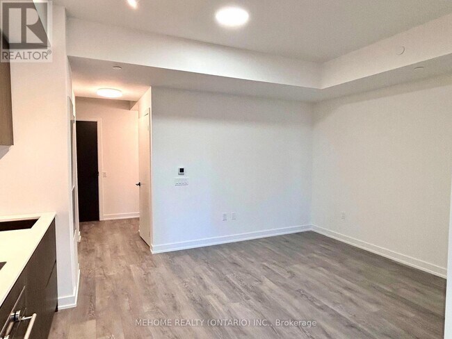 Photo du bâtiment - 127 Broadway Ave