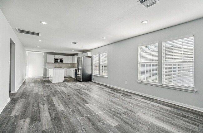 Foto del edificio - 7846 S Howton St