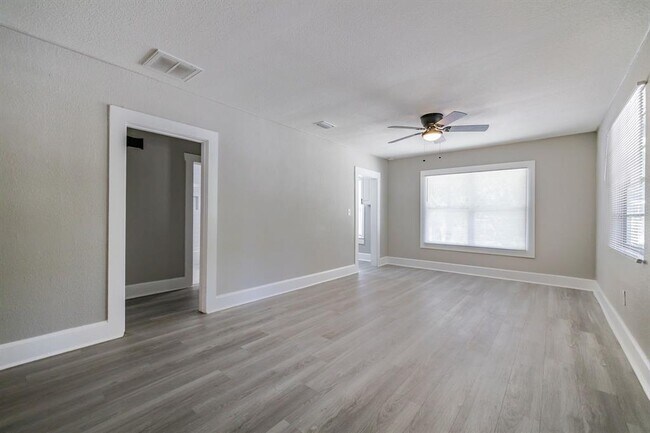 Foto del edificio - 1401 12th St S