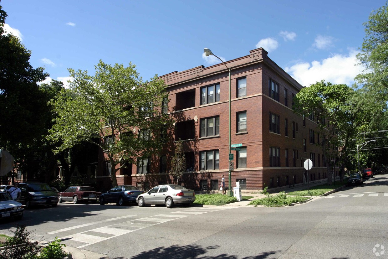 Building Photo - 1306-1308 W Granville Ave