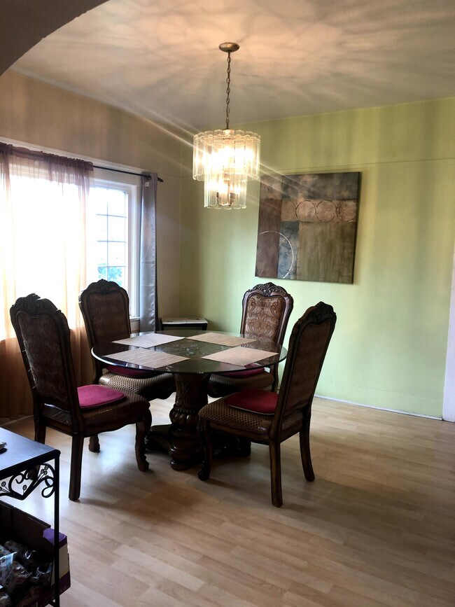 Foto del edificio - 3176 Valle Ave