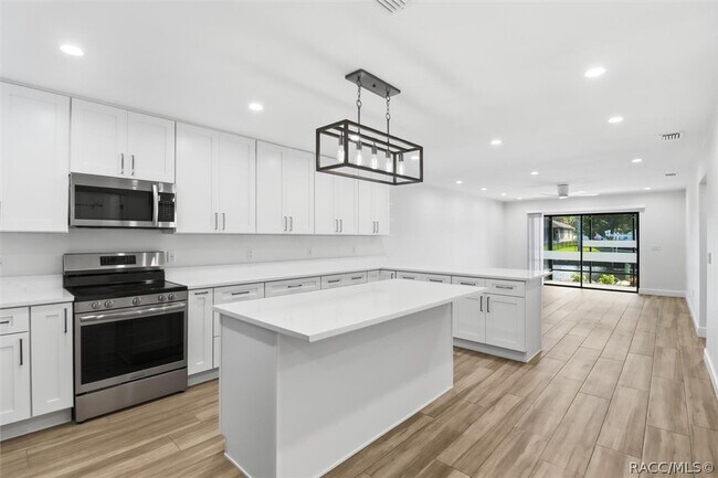 Building Photo - 11625 W Riverhaven Dr