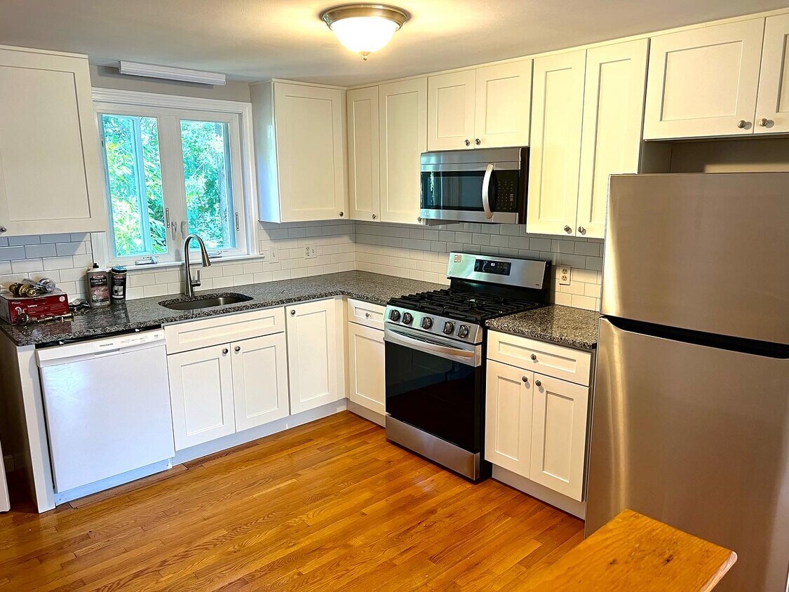 223 White St Unit B, Belmont, MA 02478 Apartments 223 White St