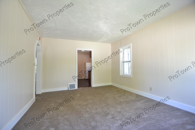 Building Photo - 1002 Belleview Ave