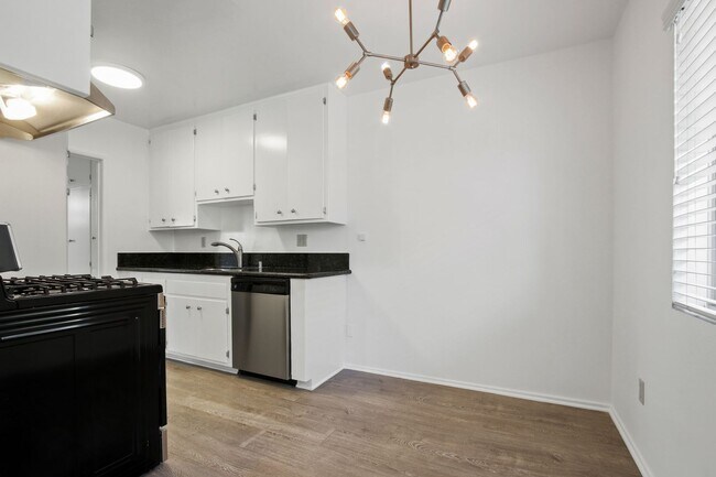 Foto del edificio - 1449 Princeton St