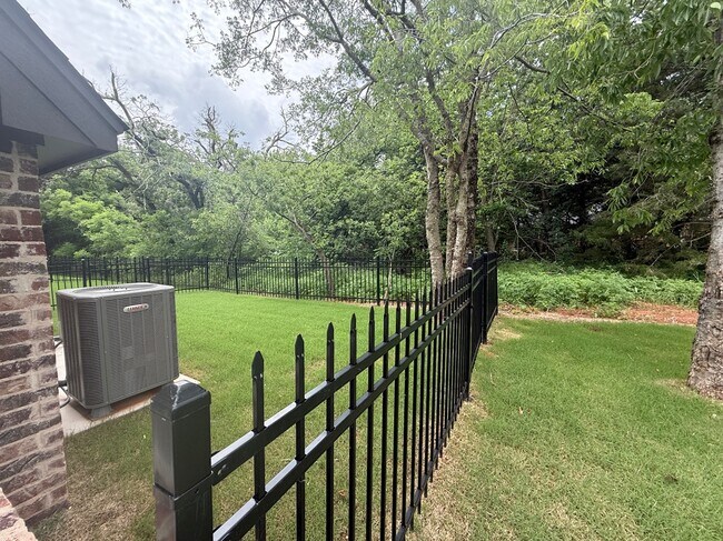 Building Photo - 4113 Abbey Pk Dr