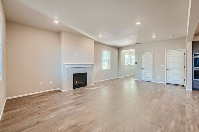 Foto del edificio - Stunning design and spacious floor plan nestled in the amazing Tahoma Ridge neighborhood.