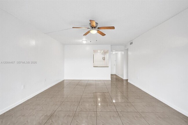 Building Photo - 469 N Pine Island Rd
