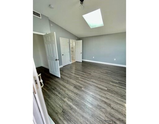 Building Photo - 55 Dale St