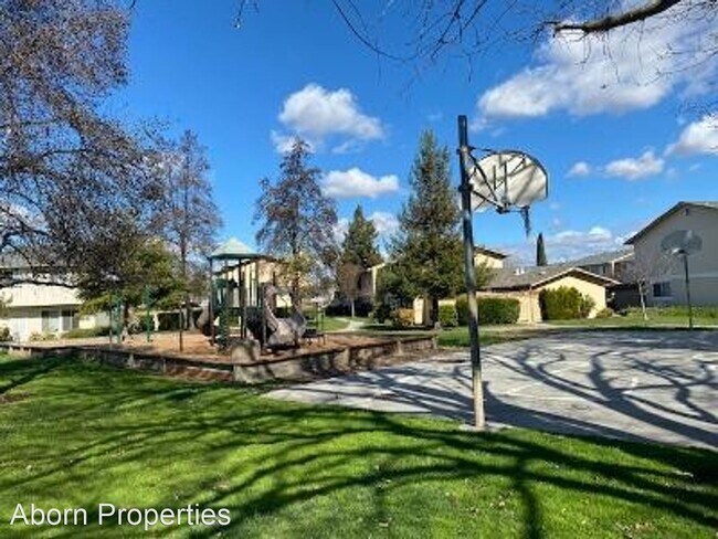 Building Photo - 2 br, 1.5 bath House - 5520 Don Ricardo Ct.