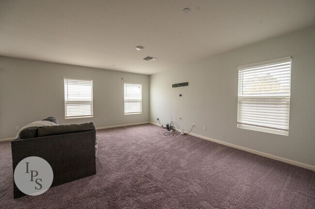 Foto del edificio - Sanger 2-Story Home, SOLAR!!!  4BR/2.5BA, ...
