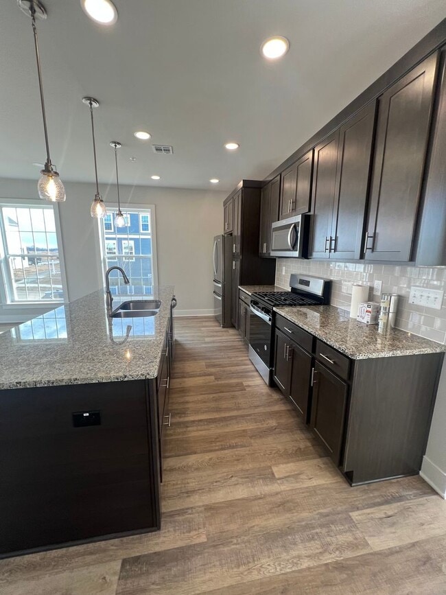 Building Photo - ** $500 OFF **