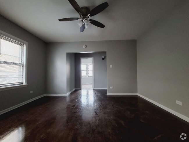 Building Photo - 2914 W 64th St