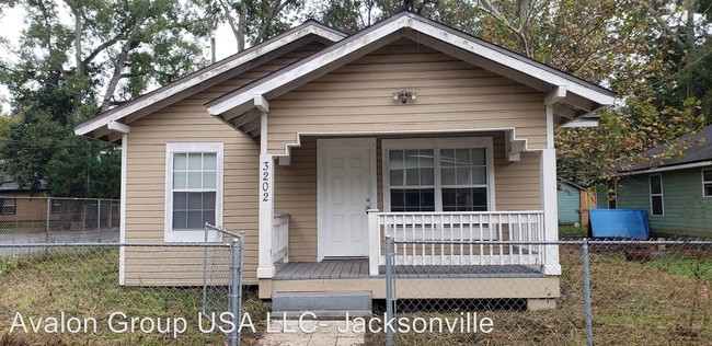 Building Photo - 2 br, 1 bath House - 3202 Dignan Street