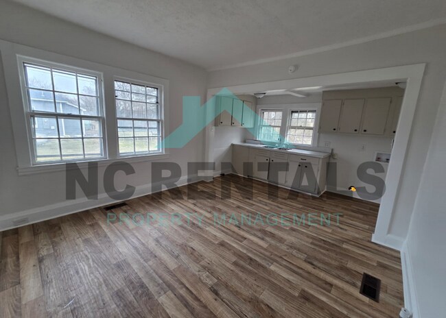 Foto del edificio - 1318 Front St