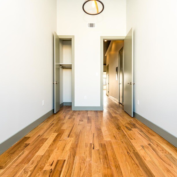 Foto principal - 204 Irving Ave