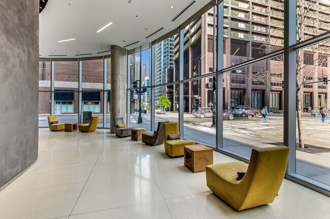 Foto del edificio - 600 N Fairbanks Ct