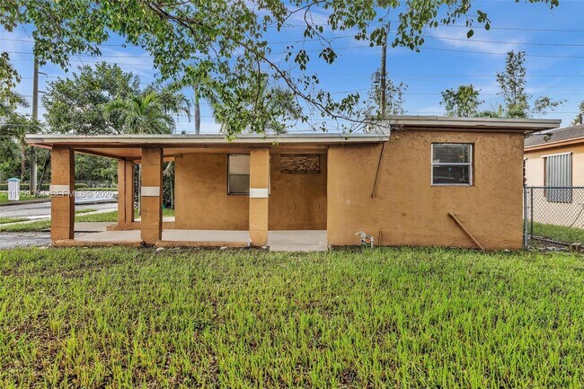 Foto del edificio - 2800 NW 6th Ct